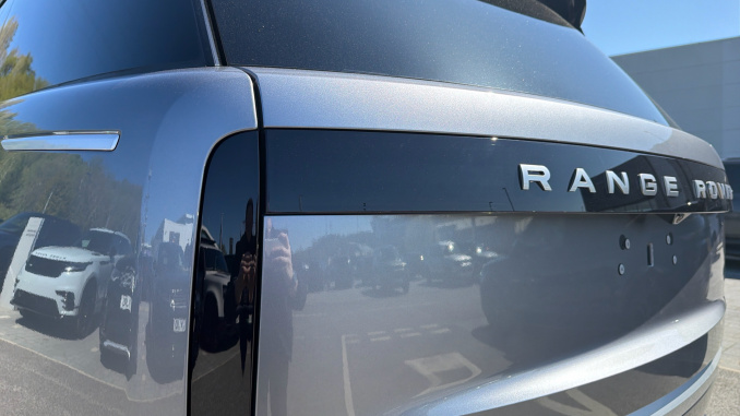 Land Rover Range Rover 3.0 D350 Autobiography 4dr Auto Diesel Estate - Image 19
